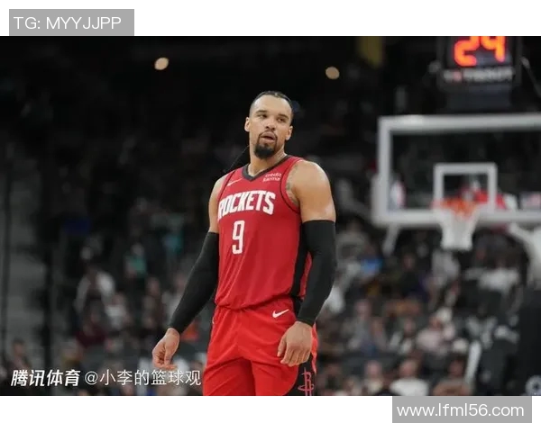 火箭队与尼克斯的激烈对决分析及赛季前景展望