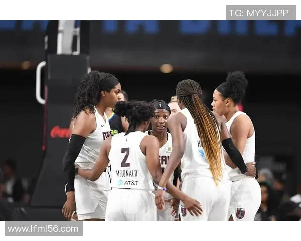 WNBA自由人对阵火花精彩对决争夺季后赛席位的关键战役